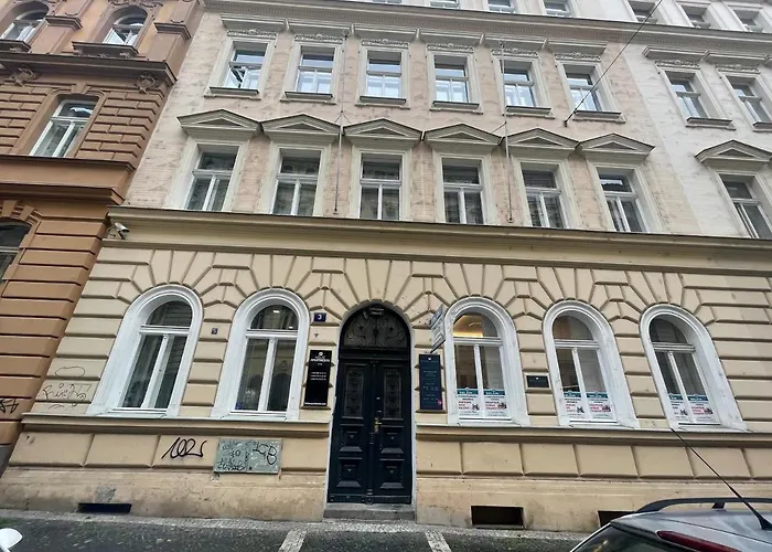 Holec * Prága