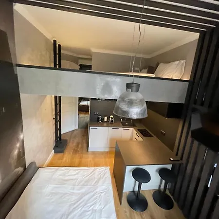霍洛克公寓