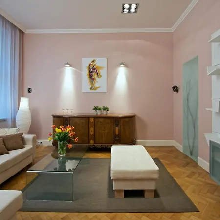 Holec Apartament *